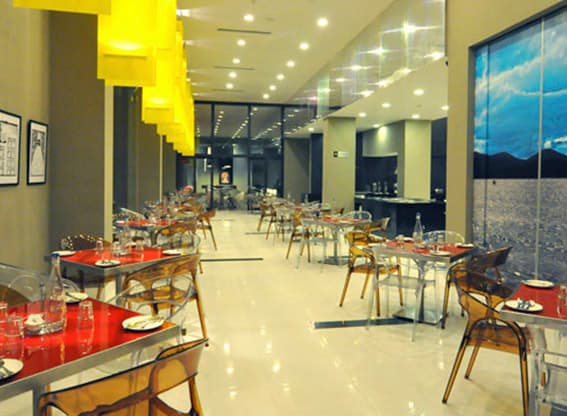 dine near kochi